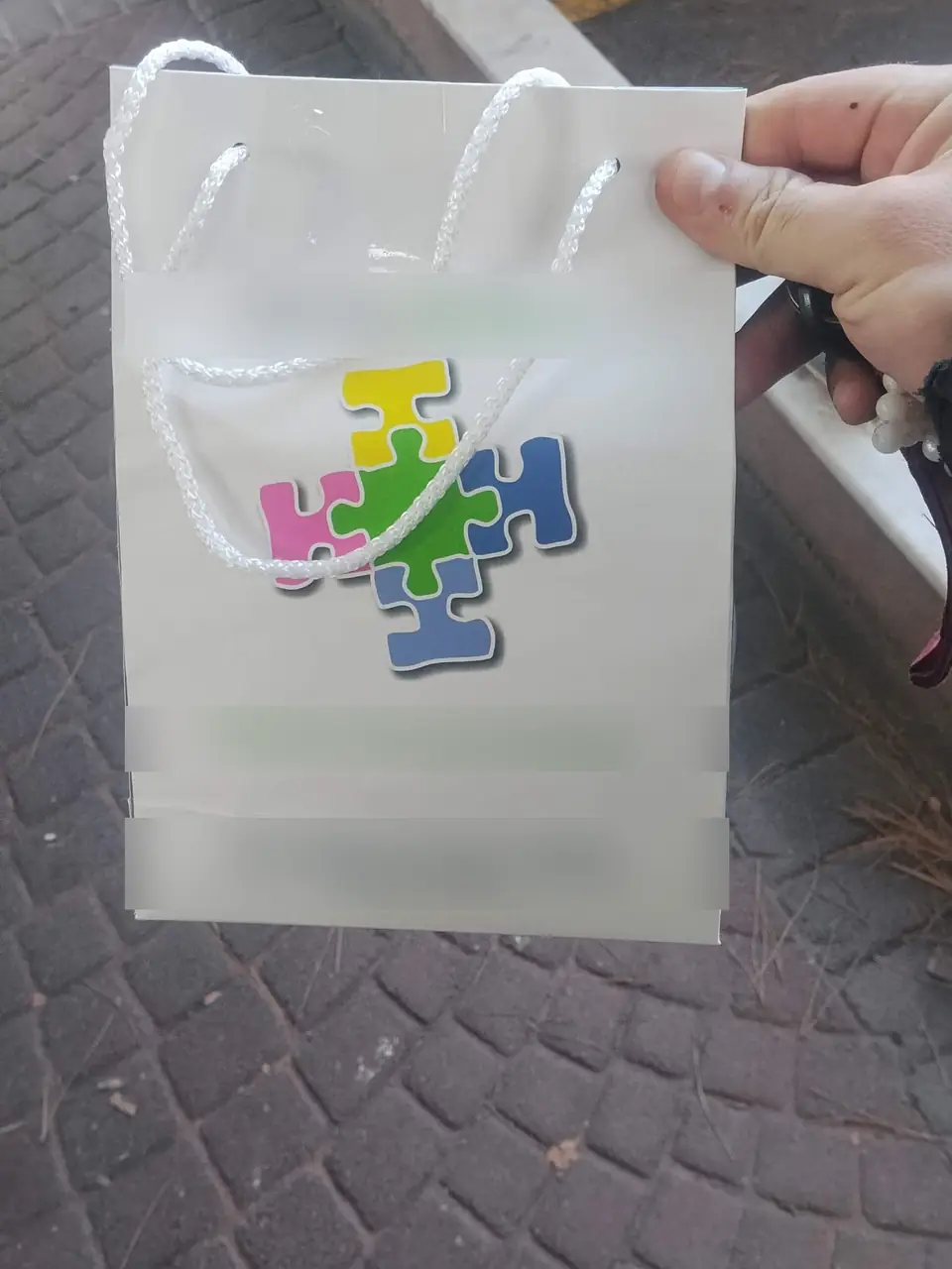 Eczane poşetinde ürün teslimi